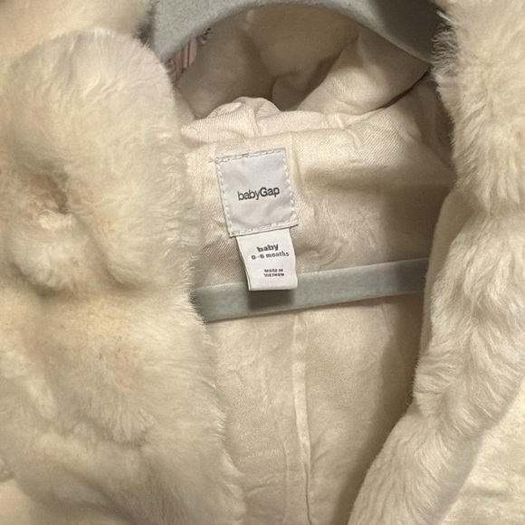 Baby gap fuzzy coat - Picture 3 of 3